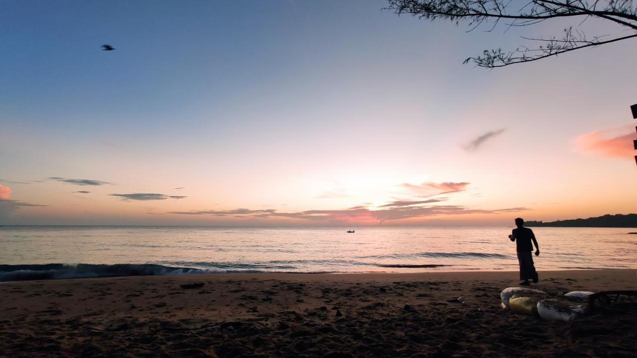Surf Beach Hotel アルガムベイ エクステリア 写真